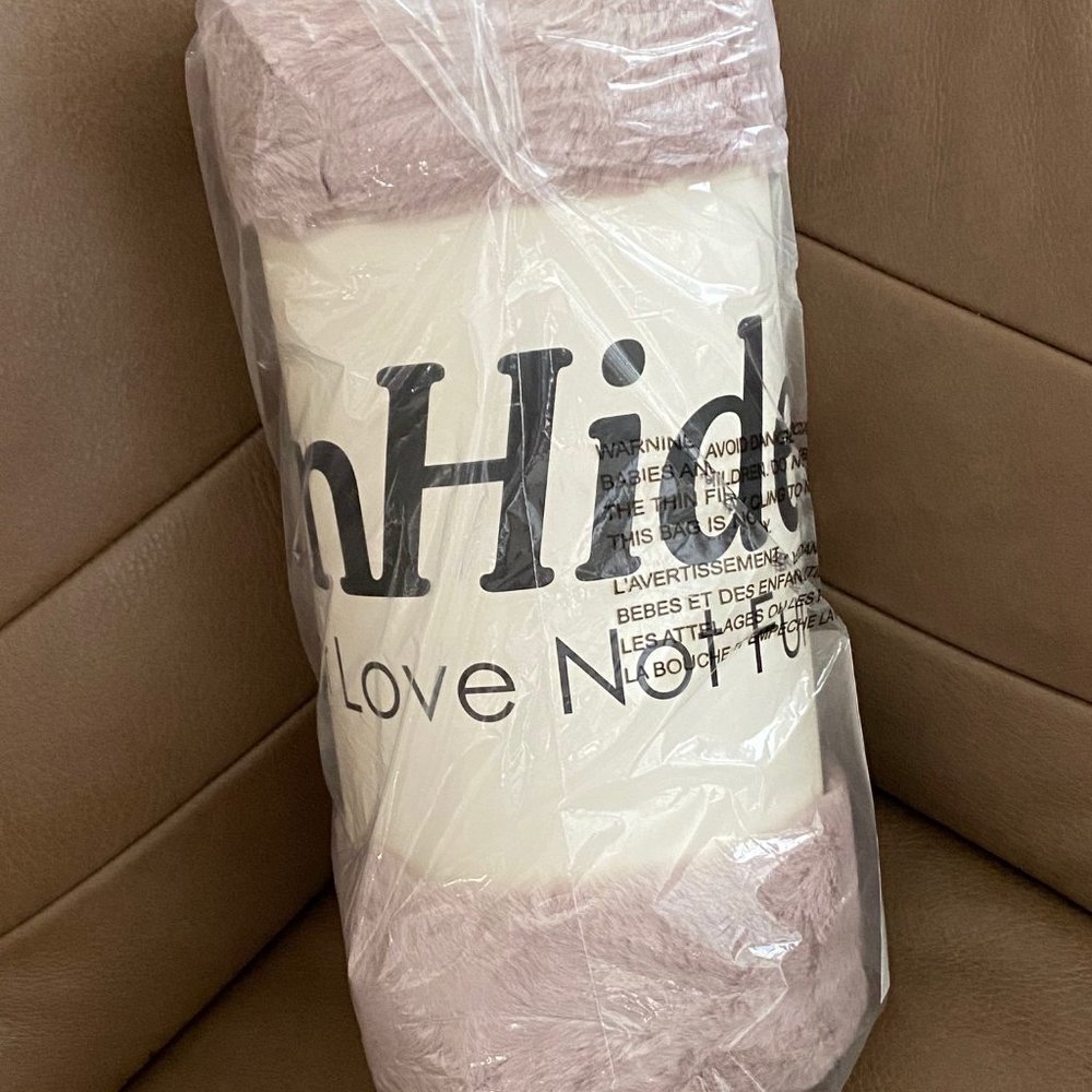 UnHide Lil’ Marshmallow DUSKY Rose Pink Faux Fur Blanket NEW